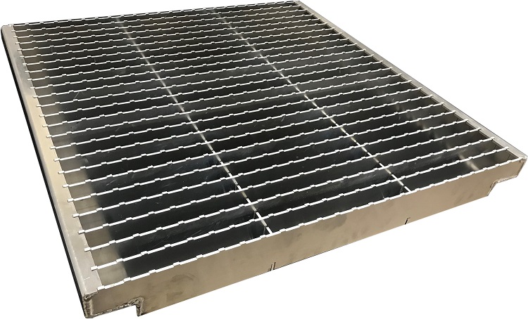 A-DP55 - 2.5"H x 24"D x 34"W - Aluminum Semi Truck Deck Plate, All Smooth Finish, with Mounting Kit.