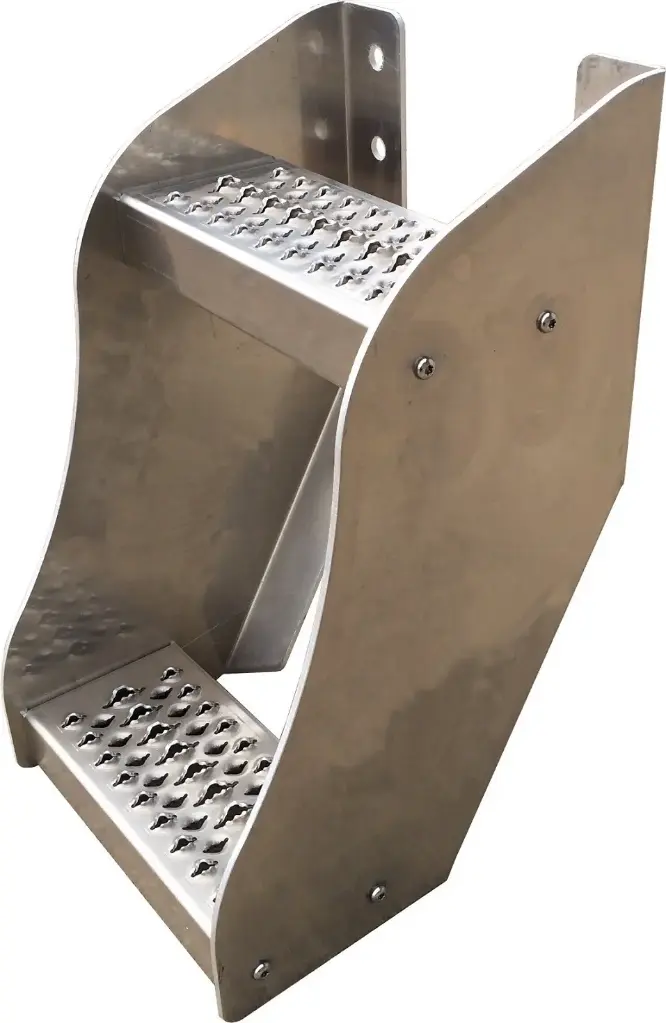 [A-SA51-201312-S] 20"H x 13"D x 12" thru 18" Width - 3/16" x 10g Strut Grip Class 8 Frame Steps Assembly for Semi Trucks (20H-13D-12W)